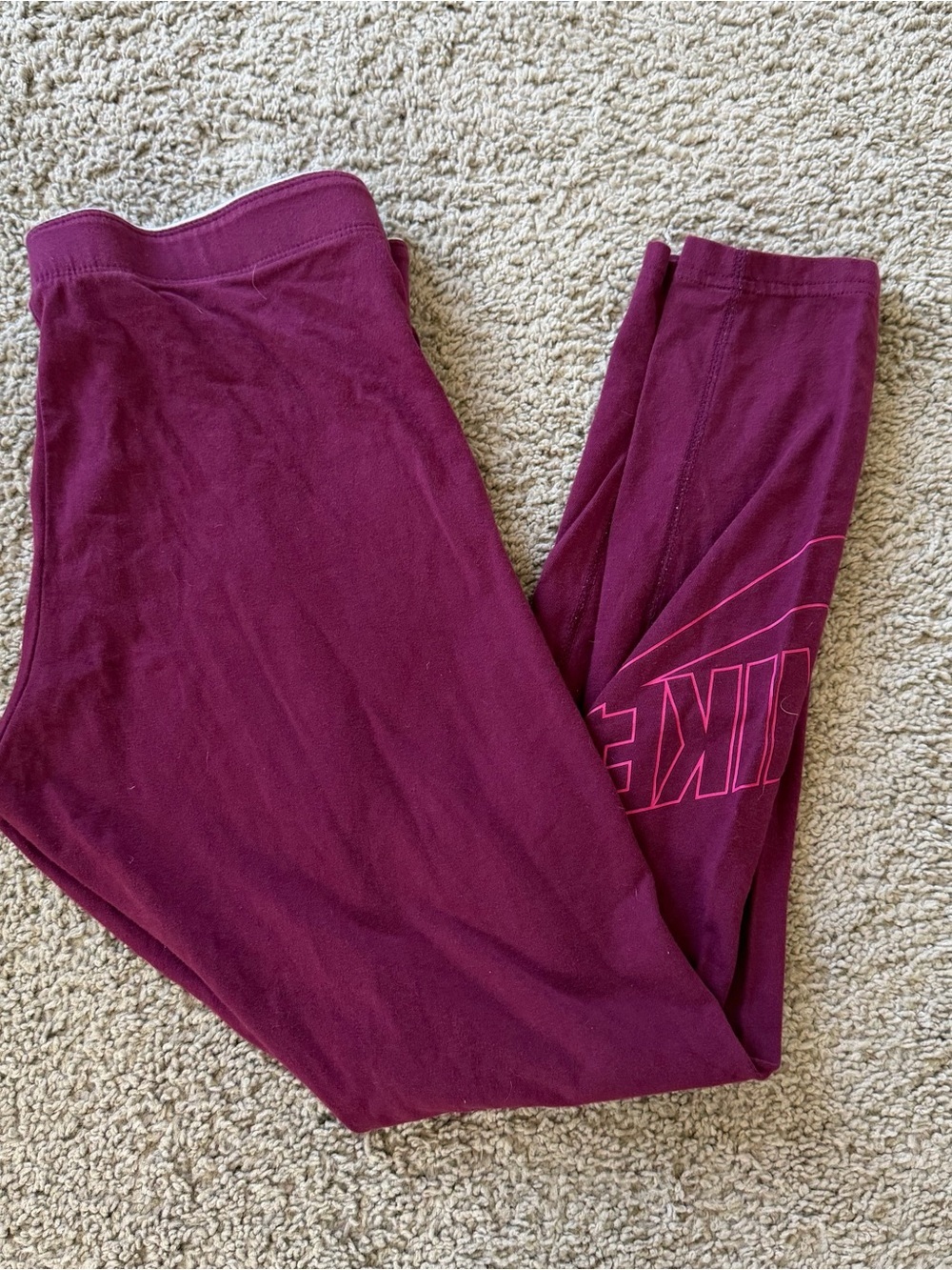 Nike Women's Sportswear Leg-A-See Leggings Deep Pink Purple Size Medium